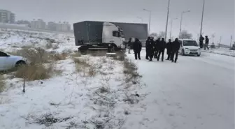 Kar Yağışı Kazalara Neden Oldu