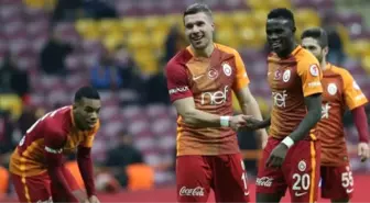 Podolski, Adını Galatasaray Efsaneleri Arasına Yazdırdı!