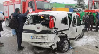 Kocaeli'de Trafik Kazası: 6 Yaralı