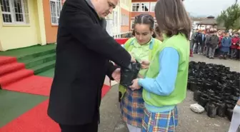 Öğrenciler Ceviz Tohumlarını Toprakla Buluşturdu