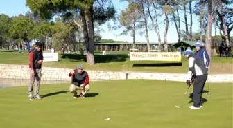 Bakan Çavuşoğlu Golf Sahasından Seslendi: 'Türkiye'de Güvenlik Sorunu Yoktur