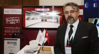 Eğitimin Geleceğinin Tartışıldığı Sempozyumda İsü Standına İlgi