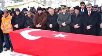 Uzman Erbaş Uzel, Anne ve Babasıyla Toprağa Verildi