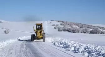 85 Araç ve 169 Kişiyle Karla Mücadele Ediliyor