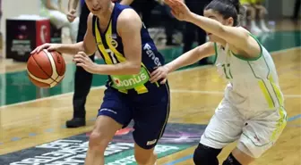 İstanbul Üniversitesi: 74 - Fenerbahçe: 73