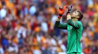 Muslera Çalımı Attı, Penaltıyı Atmadı