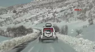 Şırnak'ta Kar Yolları Kapattı, 2 Yaşındaki Çocuk Ekiplerin Çabası Ile Hastane Ulaştırıldı