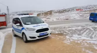 Adıyaman Kahta'da Kamyonet Şarampole Devrildi: 4 Yaralı