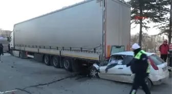 Bolu Park Halindeki Tır'a Çarpan Otomobilin Sürücüsü Öldü