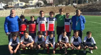 Şampiyon U 14'ler İzmir 'Play-off'larında Yarışacak