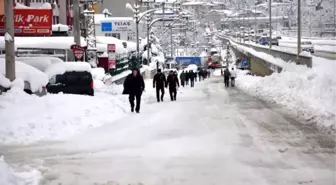 Trabzon'da Kar Yağışı Hayatı Olumsuz Etkiledi