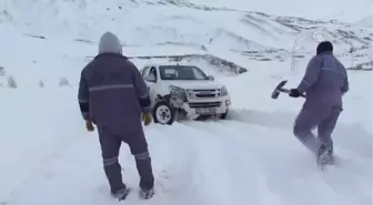 Elektriklerin Kesildiği Bölgeye At Sırtında Ulaştılar - Iğdır