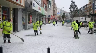 Kirlenen Cadde Sokaklarda Temizlik Çalışması