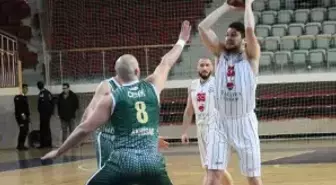 Yalova Group Belediyespor Evinde Kazandı