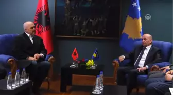 Arnavutluk Başbakanı Rama Kosova'da