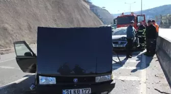 Hatay'da Trafik Kazası: 4 Yaralı