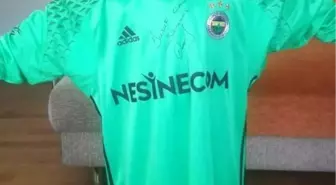 Lösemili Ziya Yusuf'a Volkan Demirel'den Forma