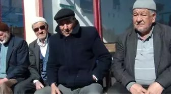 Son Beş Seçimde Oy Kullanmayan Köylüler Referandum İçin Kararsız