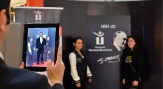 Atatürk'ün Üç Boyutlu Görüntüsü ile Fotoğraf Çekimi