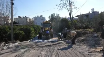 Erdemli'de Parke Yol Çalışmaları Devam Ediyor