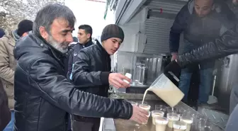 Sarayönü Belediyesinin Vatandaşlara Salep İkramı