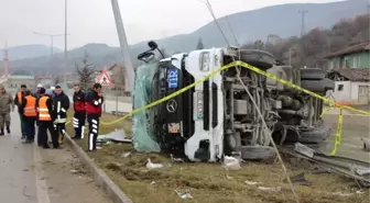 Tır Sürücüsü Kazada Hayatını Kaybetti