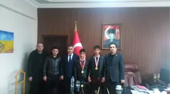 Akçadağ Kaymakamı Demirhan Başarılı Sporcuları Ağırladı