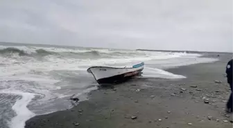 Kayığı Fırtınada Alabora Olan Balıkçı Kayboldu