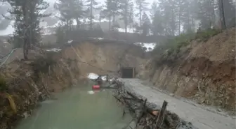 Madende Üzerine Kaya Düşen İşçi Hayatını Kaybetti