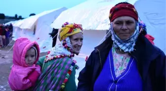 Depreme Rağmen Ayvacıklı Yörükler Hayata Sıkı Sıkıya Bağlı