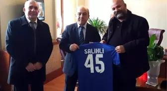 Kaymakam Çelenkoğlu'na Kocaçeşmespor Forması