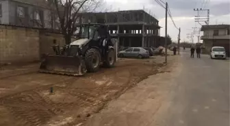 Elbeyli İlçesinde Yol Genişletme Çalışmaları Sürüyor