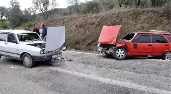 Çanakkale Iki Otomobilin Çarpıştığı Kazada 5 Yaralı