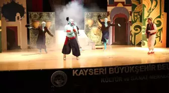 Çocuklar Tiyatroyu Büyükşehir ile Sevdiler