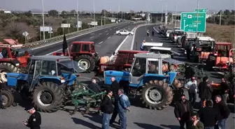 Yunanistan'da Çiftçiler Meydanlara İndi