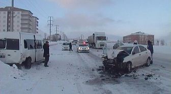 Bitlis'te Kaza: 5'i Öğrenci 6 Yaralı