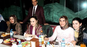 Ağrı İpek Yolu Ortaokulu Öğretmenleri Yemekte Bir Araya Geldi