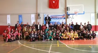 Minikler Voleybol Final Müsabakaları Sona Erdi