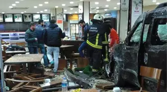 Cinayet Zanlısı Gasp Ettiği Araçla Restorana Daldı: 3'ü Ağır, 11 Yaralı