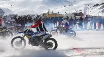 Davraz'da Motosnow Yarışları Nefes Kesti