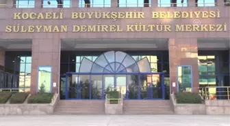 Tiyatro Oyununu Işaret Dili Ile Buluşturdular