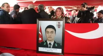 Erener Şehit Ailesini Makamında Ağırladı