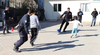 Şırnaklı Çocuklar, Futbol Maçında Polisleri Yendi