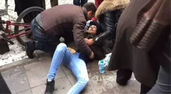 Yürürken Başına Pencere Camı Düşen Genç Kız