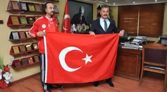 Mersinli Escrima Sporcusu Serkan Gök, İtalya'da Türkiye'yi Temsil Edecek