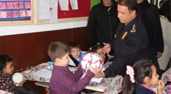 Şırnaklı Çocuklar, Futbol Maçında Polisleri Yendi