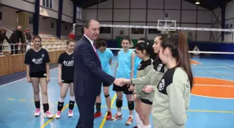 Başkan Işık'tan Voleybol Takımına Destek