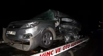 Işçi Servisi Ile Otomobil Çarpıştı: 2 Ölü, 5 Yaralı