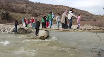 Köprü Değil, Ölüm Yolu