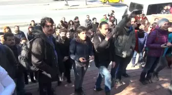 Ytü'den Khk Ile Ihraç Edilen Akademisyenleri Öğrenci ve Meslektaşları Uğurladı